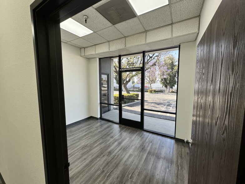 5405 Arrow Hwy, Montclair, CA for lease - Interior Photo - Image 2 of 12