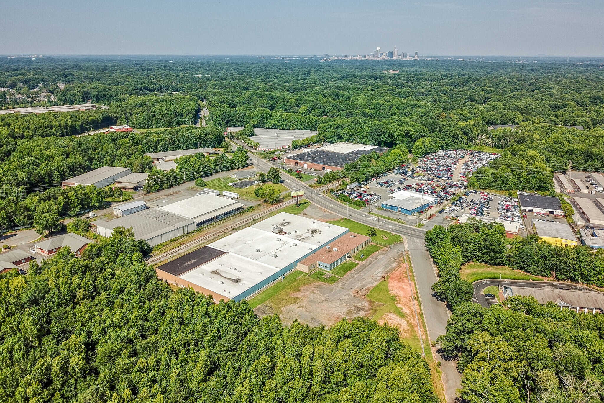 5500 N Sharon Amity Rd, Charlotte, NC 28215 Industrial for Lease