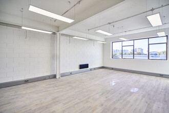 114 Power Rd, London for lease Interior Photo- Image 1 of 4