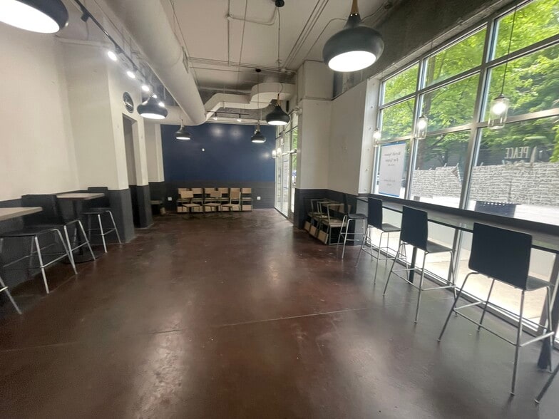 873 N Larrabee St, Chicago, IL for sale - Interior Photo - Image 2 of 33