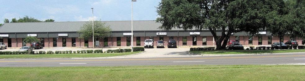 1387-1399 Oakfield Dr, Brandon, FL for lease - Building Photo - Image 2 of 2