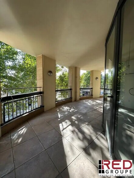 Office in Aix-en-Provence for lease - Building Photo - Image 3 of 7