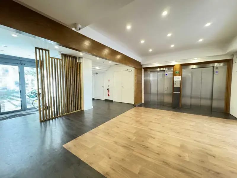 5 Rue Beffroy, Neuilly-sur-Seine for lease Interior Photo- Image 1 of 3