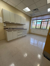 2 Medical Park Dr, West Nyack, NY for lease Interior Photo- Image 2 of 19