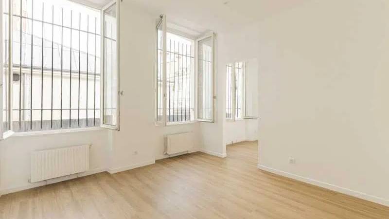 11 Rue Du Faubourg Poissonnière, Paris for lease Interior Photo- Image 1 of 9
