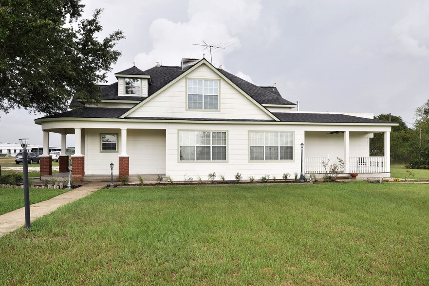 13811 Highway 36, Needville, TX 77461