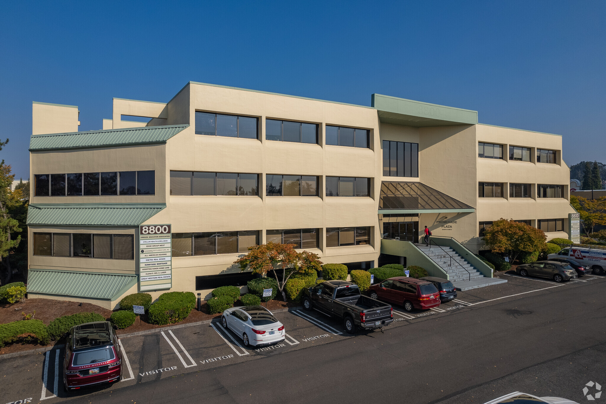 8800 SE Sunnyside, Clackamas, OR for lease Building Photo- Image 1 of 5