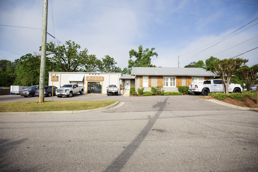 1945 Patton Chapel Rd, Birmingham, AL for sale - Building Photo - Image 1 of 14