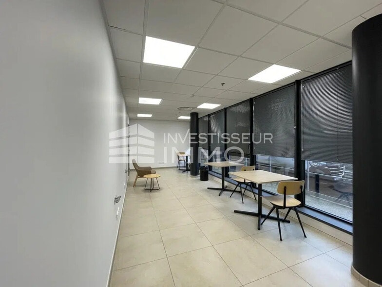 Flex in Montélimar for lease - Interior Photo - Image 3 of 6