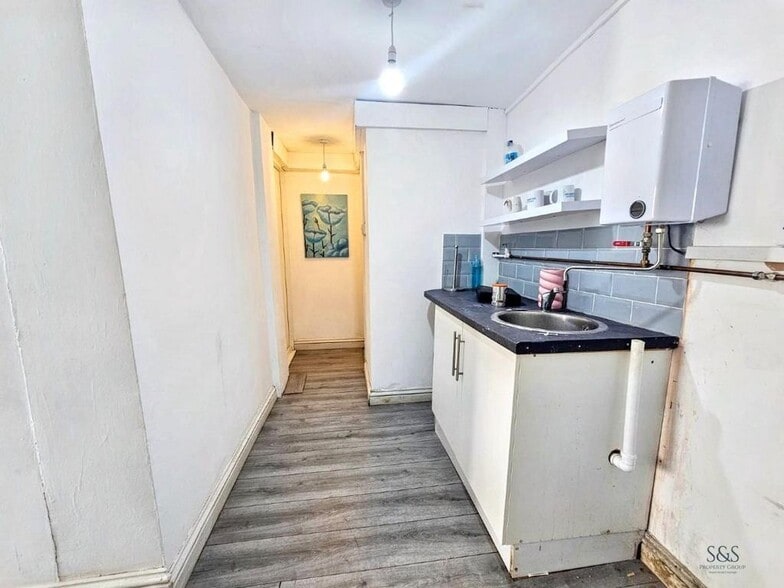 1B Windsor Rd, Liverpool for lease - Building Photo - Image 3 of 9