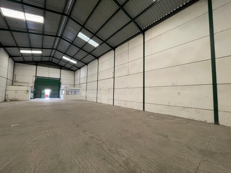 Industrial in Cáceres for lease - Building Photo - Image 2 of 12