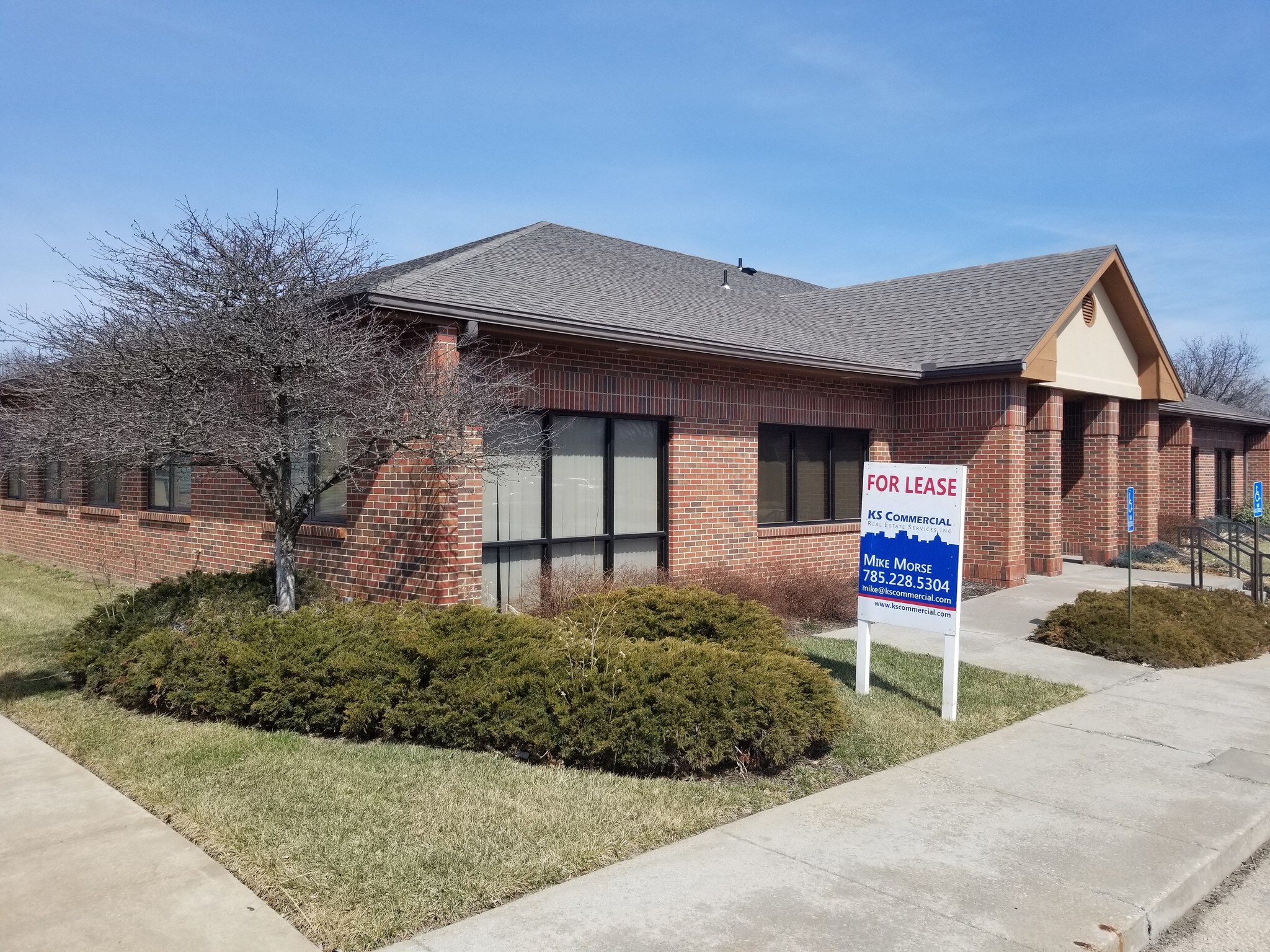 6730 SW Mission View Dr, Topeka, KS for sale Building Photo- Image 1 of 1