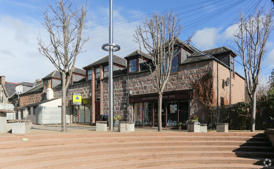 11-13 Scott Skinner Sq, Banchory for lease - Primary Photo - Image 1 of 3