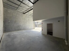 17 Norfolk Ave, South Nowra for lease Interior Photo- Image 2 of 5