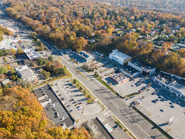 2700 Central Park Ave, Yonkers, NY for lease - Building Photo - Image 1 of 3