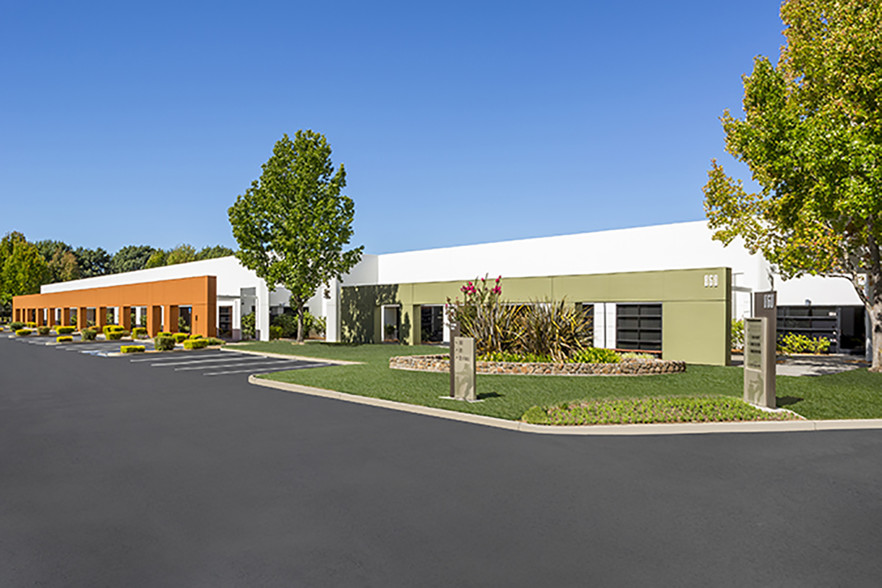 860-870 Napa Valley Corporate Way, Napa, CA for lease - Primary Photo - Image 1 of 2