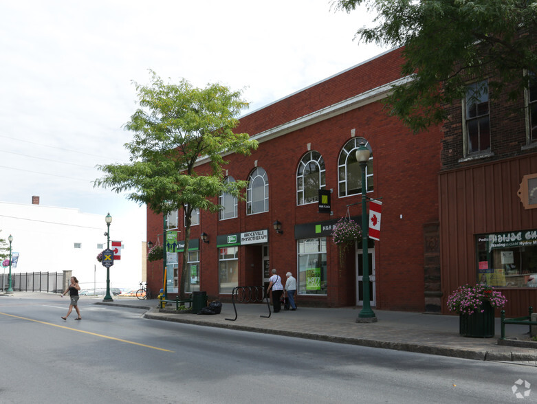 133-139 King St W, Brockville, ON for sale - Building Photo - Image 3 of 4