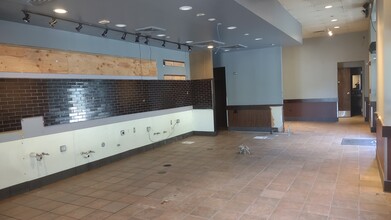 9500 W Higgins Rd, Rosemont, IL for lease Interior Photo- Image 2 of 3