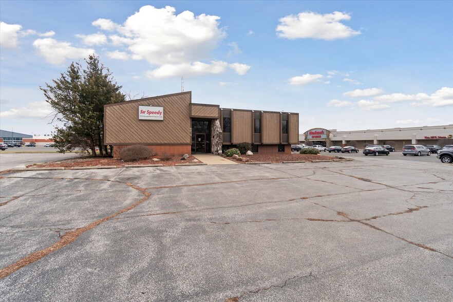 4414 Bay Rd, Saginaw, MI for sale - Building Photo - Image 3 of 21