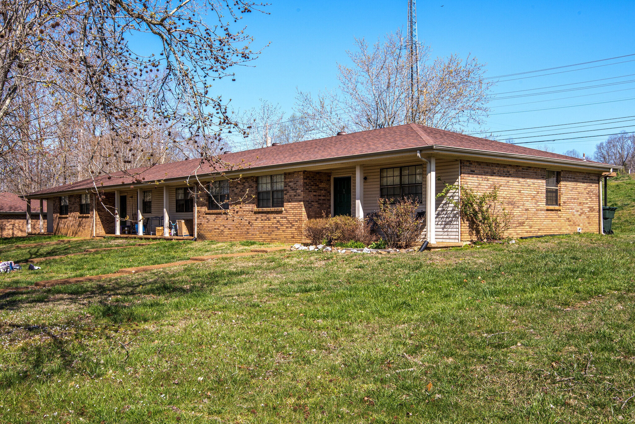 100 Sherry Ln, Dickson, TN for sale Building Photo- Image 1 of 1