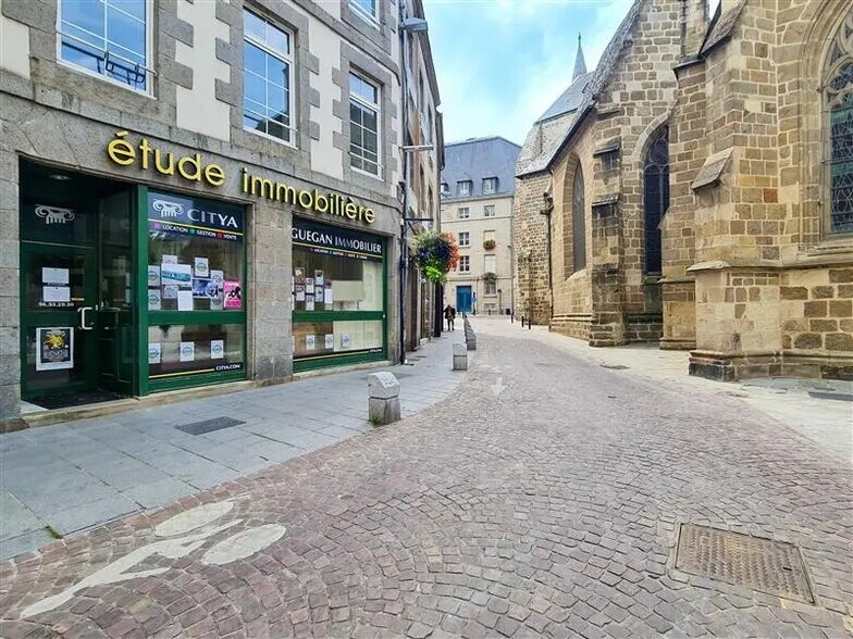 Retail in Saint-Brieuc for lease - Building Photo - Image 2 of 10
