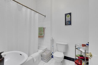 342 Rue Sherbrooke E, Montréal, QC for lease Building Photo- Image 2 of 4