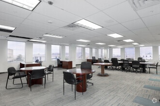 6070 Gateway Blvd E, El Paso, TX for lease Interior Photo- Image 2 of 6