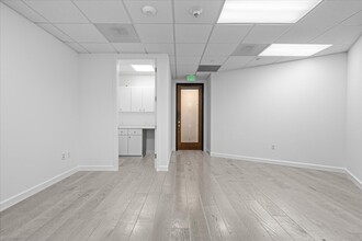 848 Brickell Ave, Miami, FL for lease Interior Photo- Image 2 of 12