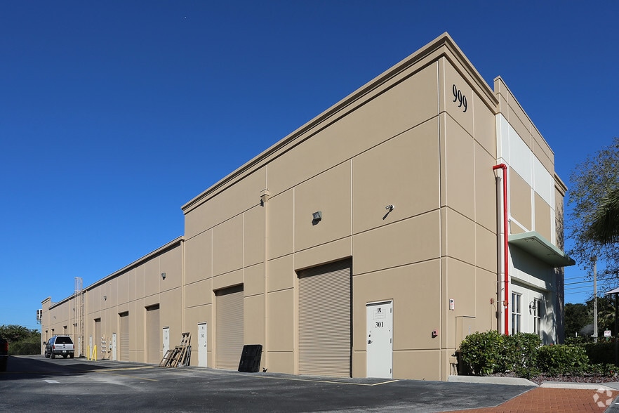 999 Stinson Way, West Palm Beach, FL for lease - Building Photo - Image 3 of 10