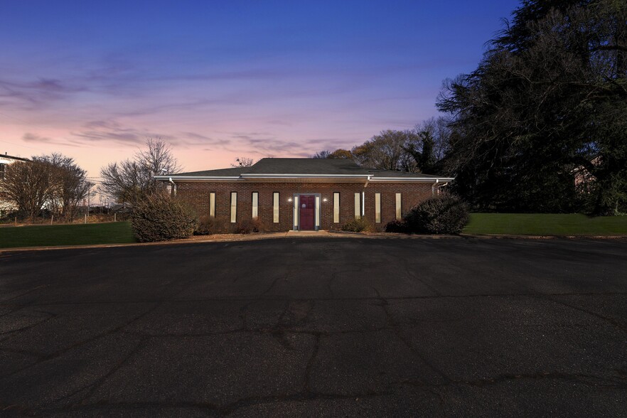 1530 Buncombe Rd, Greenville, SC for sale - Building Photo - Image 1 of 1