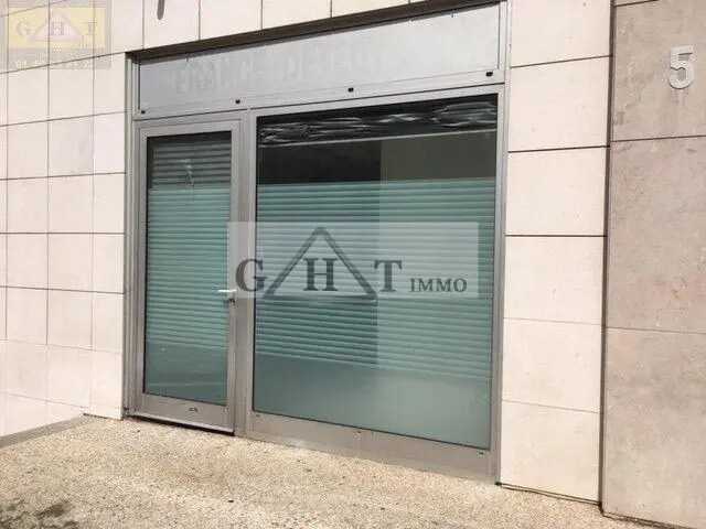 Office in Saint-Mandé for sale Building Photo- Image 1 of 4