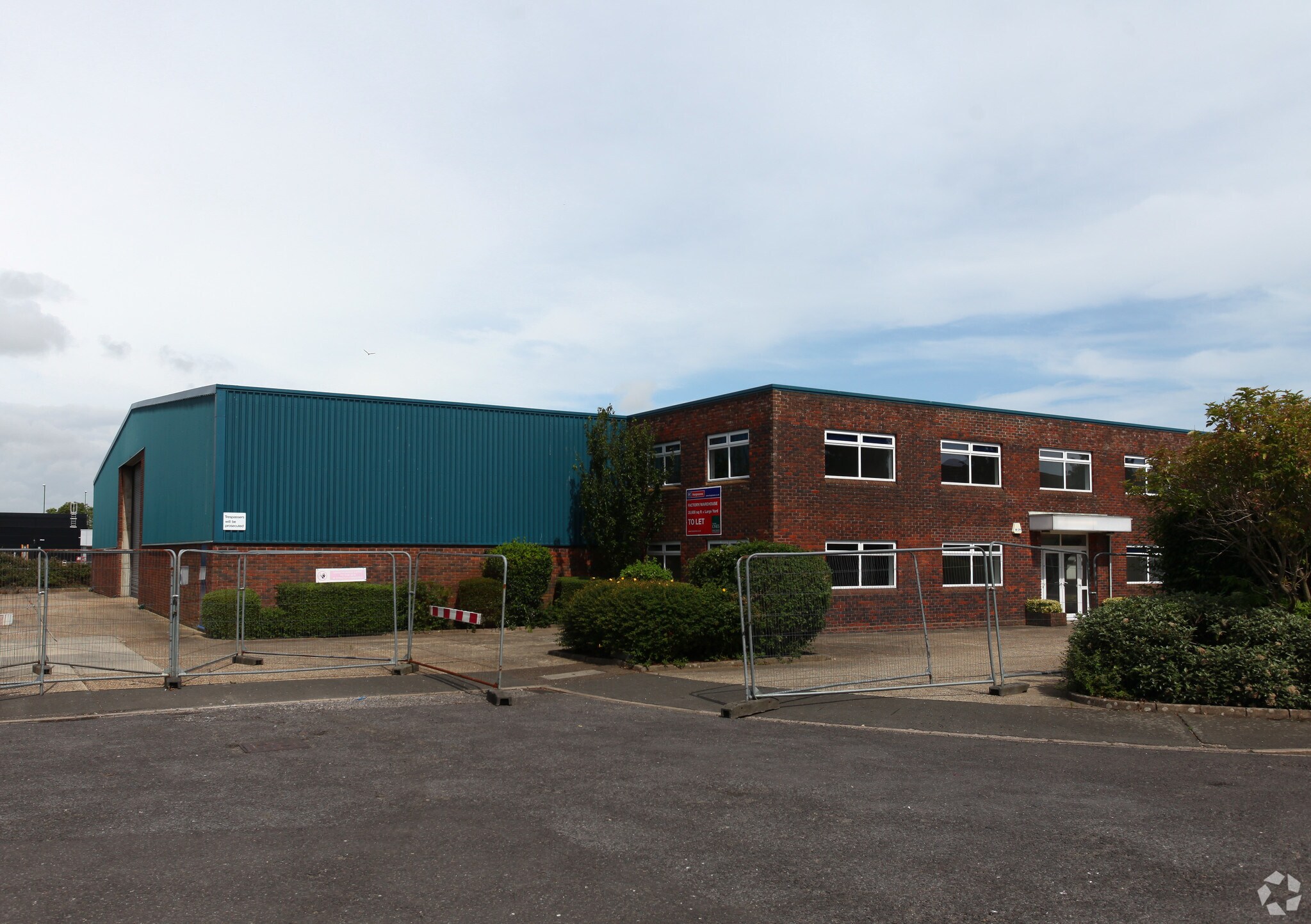 4 Brookside Ave, Rustington for lease Primary Photo- Image 1 of 6