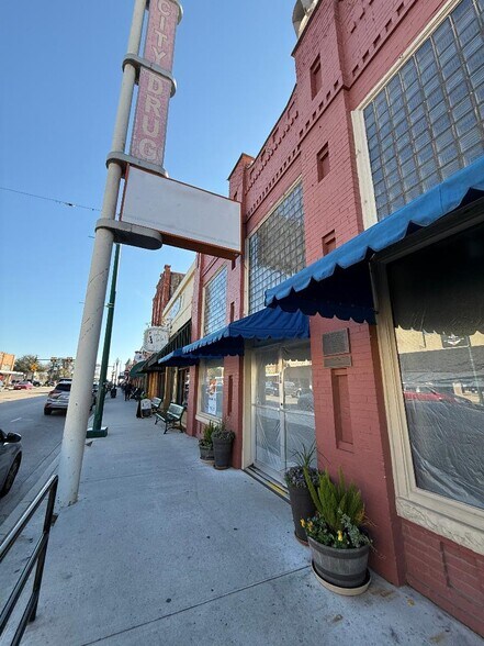 406 S Main St, Grapevine, TX for sale - Primary Photo - Image 1 of 1