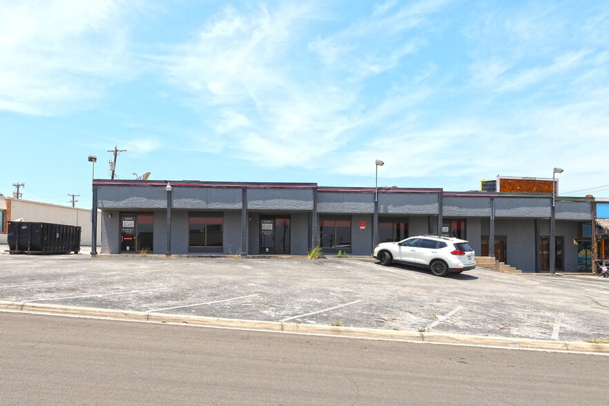 12153 Valliant St, San Antonio, TX for lease - Building Photo - Image 1 of 14