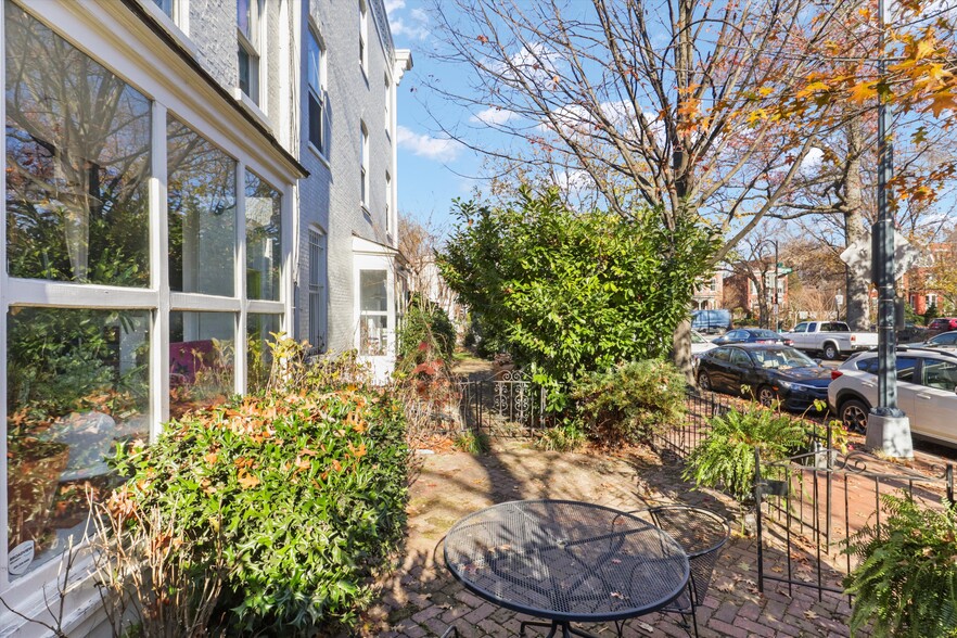 5 8th St SE, Washington, DC for lease - Building Photo - Image 2 of 17