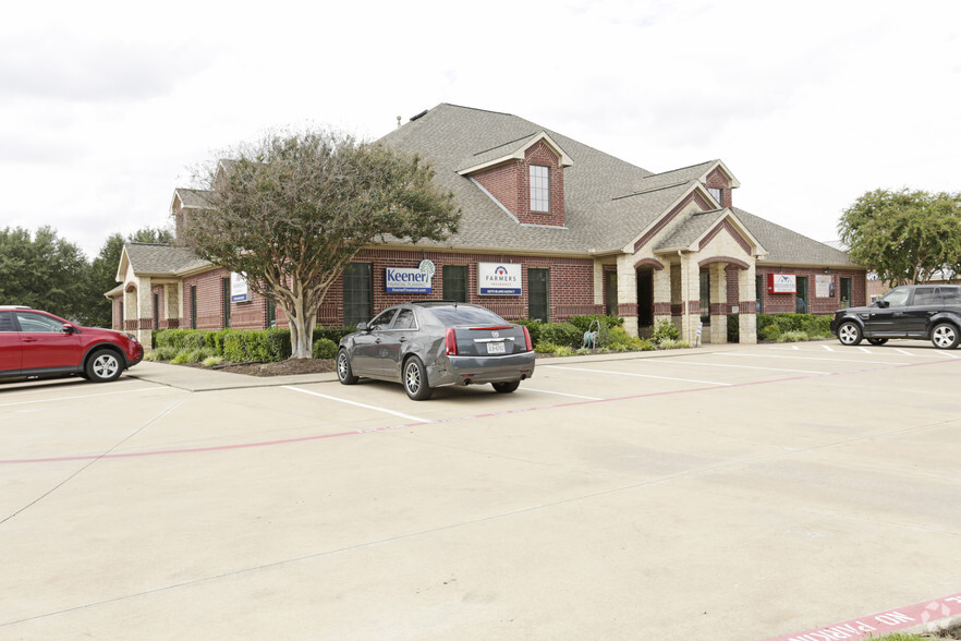 200 N Rufe Snow, Keller, TX for lease - Primary Photo - Image 1 of 7