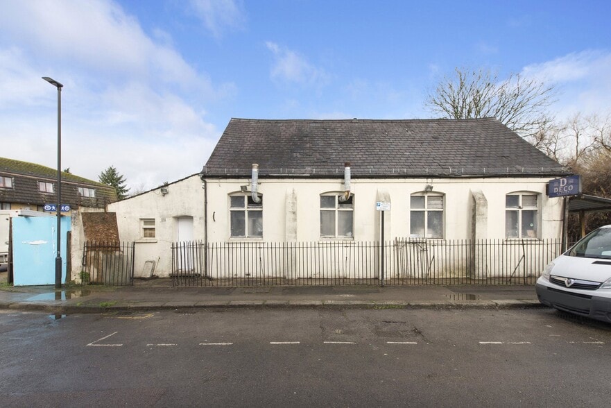 Statham Grv, London for sale - Building Photo - Image 1 of 7