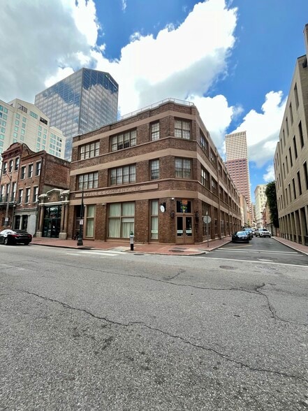 401 Tchoupitoulas St, New Orleans, LA for sale - Building Photo - Image 2 of 3