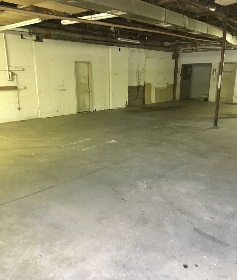 2502 Urbana Pike, Hyattstown, MD for lease Interior Photo- Image 1 of 12
