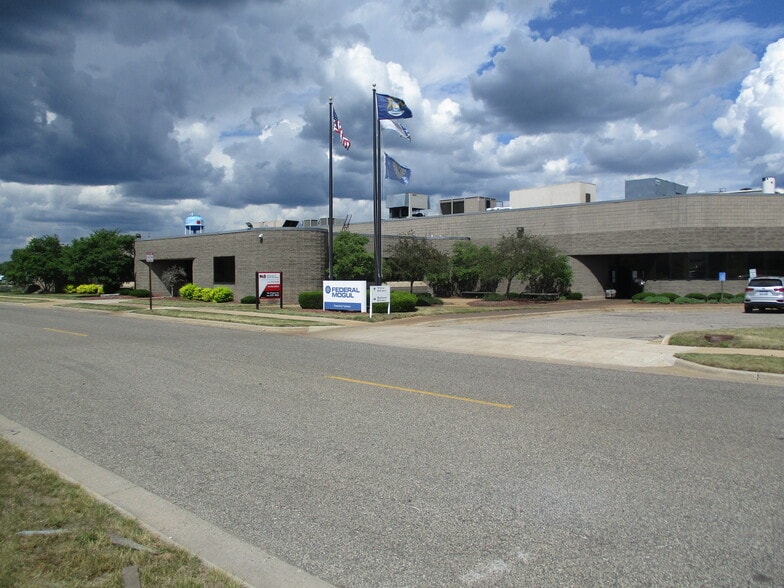 200 Maple St, Sparta, MI for sale - Building Photo - Image 1 of 1