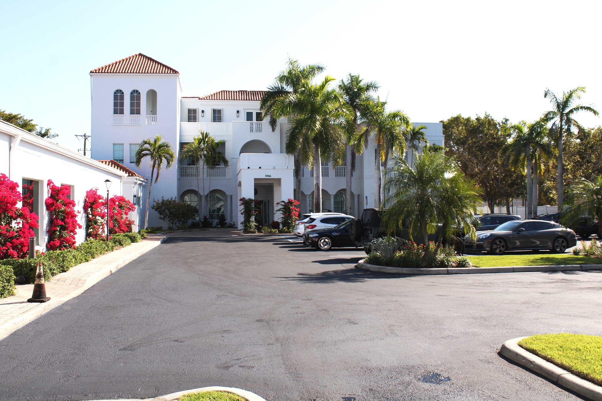 3060-3066 Tamiami Trl N, Naples, FL for lease Building Photo- Image 1 of 5