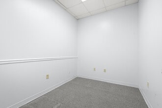 1481 Dean Forest Rd, Savannah, GA for lease Interior Photo- Image 1 of 12