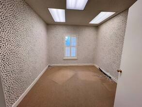 8010 Ridge Rd, Richmond, VA for lease Interior Photo- Image 2 of 9