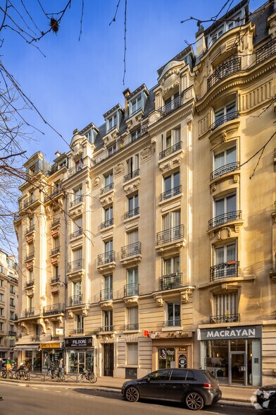 Retail in Paris for lease - Primary Photo - Image 1 of 1