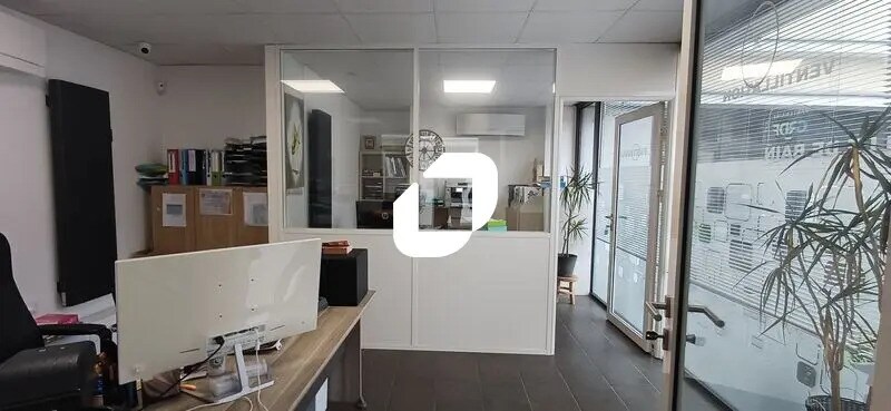 Retail in Ecquevilly for sale - Interior Photo - Image 3 of 7