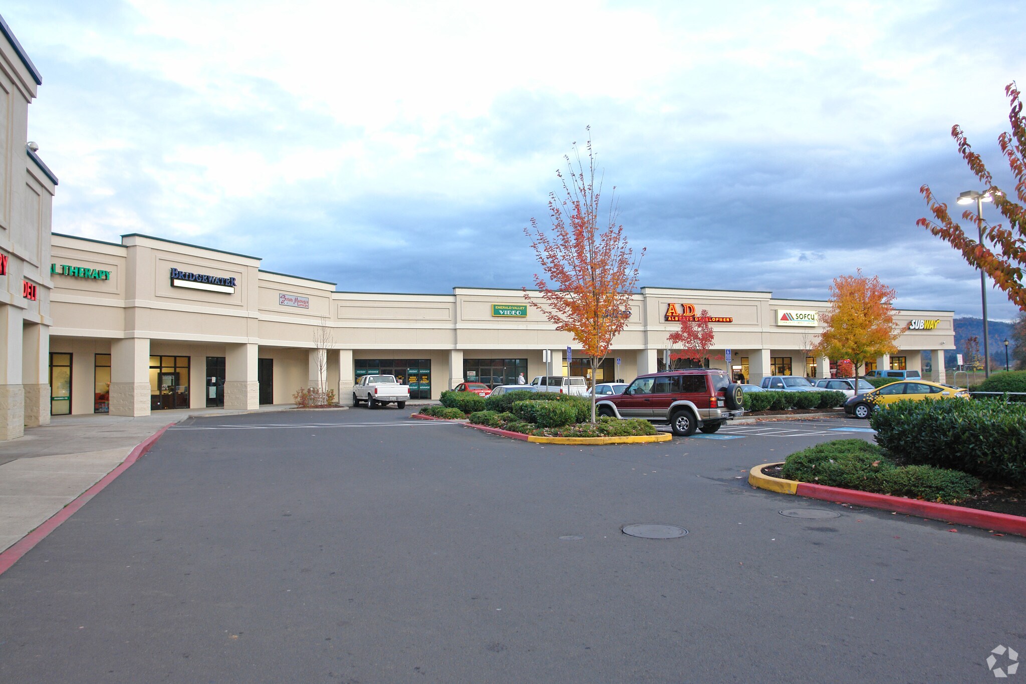 164-182 Melton Rd, Creswell, OR for lease Primary Photo- Image 1 of 9