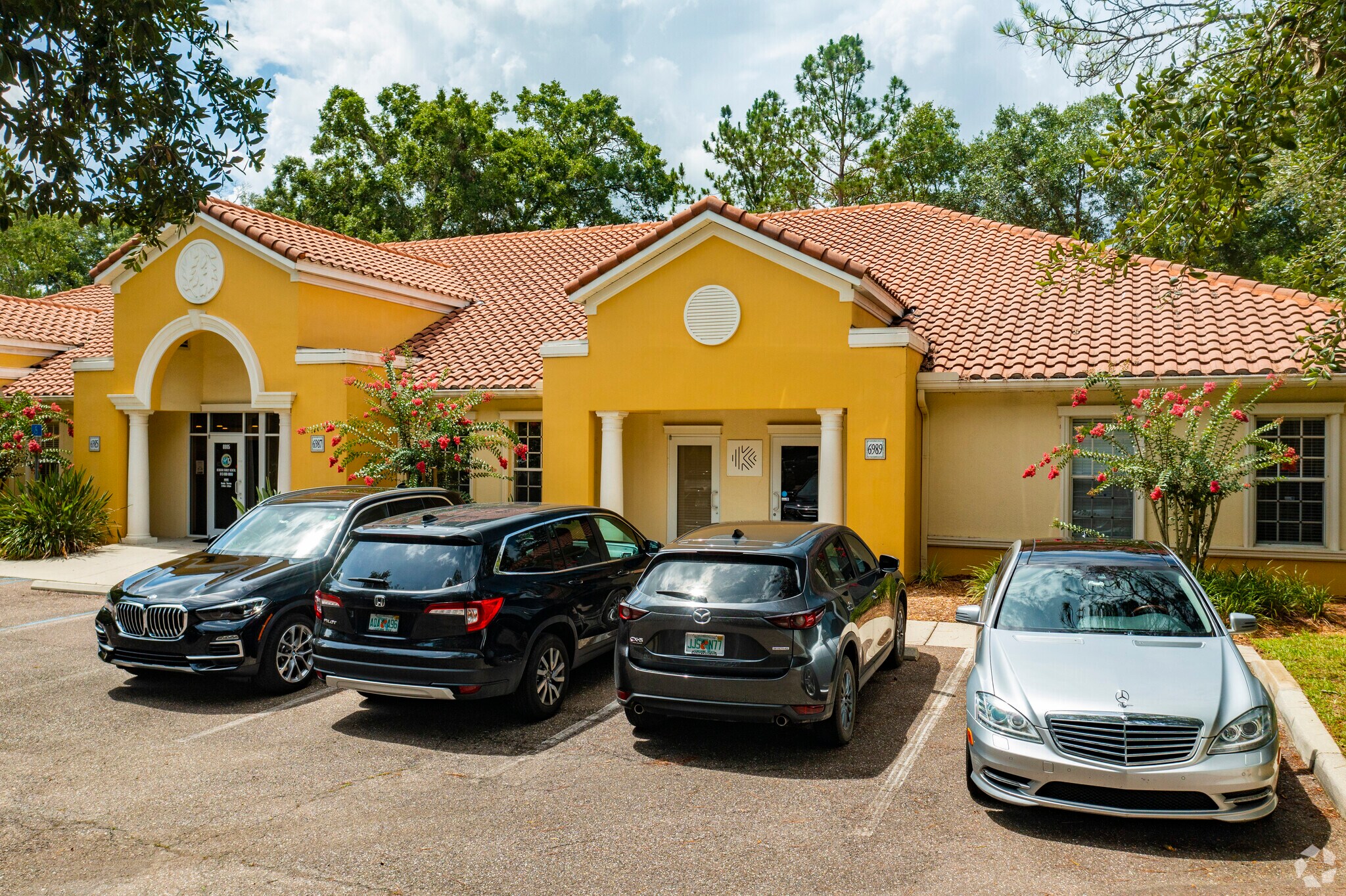 6983 E Fowler Ave, Temple Terrace, FL for sale Primary Photo- Image 1 of 1