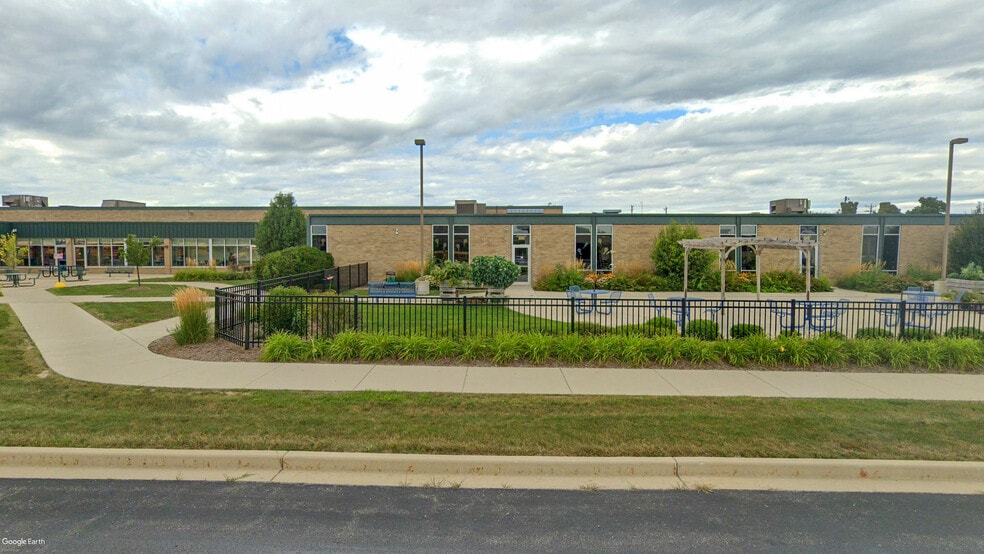 6065 N 91st St, Milwaukee, WI for sale - Building Photo - Image 3 of 6