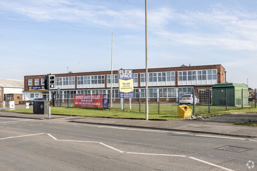 1-2 Darby, Swindon for lease - Primary Photo - Image 1 of 5