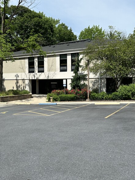 431-441 E Chocolate Ave, Hershey, PA for lease - Building Photo - Image 2 of 33